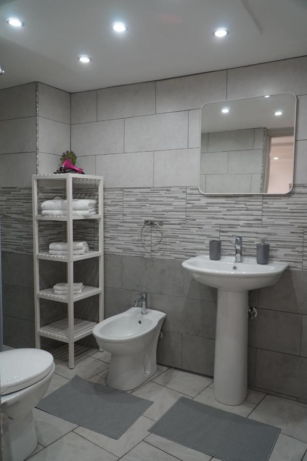 Casa Vacanze Sicilia Bella Villa Catania Exteriör bild